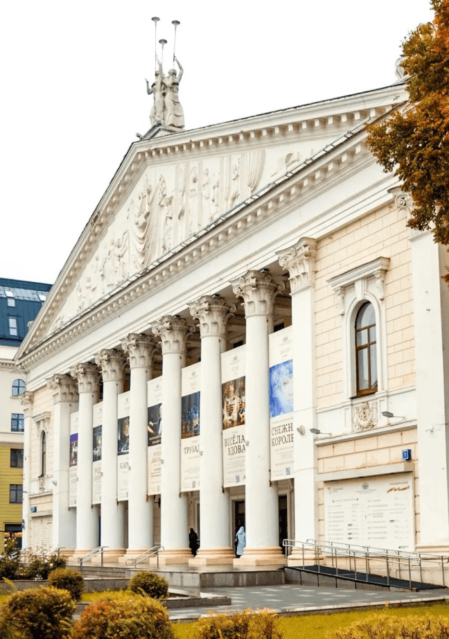 Абонемент № 3, сезон 2026 - 2027 гг. 25.10.2026 А. Рыбников "ЮНОНА" и "АВОСЬ" 12:00; 15.11.2026 СНЕЖНАЯ КОРОЛЕВА 12:00; 13.12.2026  А. Шелыгин ПРОДАВЕЦ ИГРУШЕК 12:00